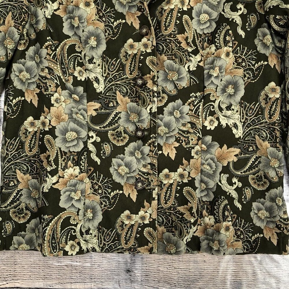 Sag Harbor Women's Full Button Jacket Blouse Paisley and Floral Neutral Size 4 - Picture 4 of 8
